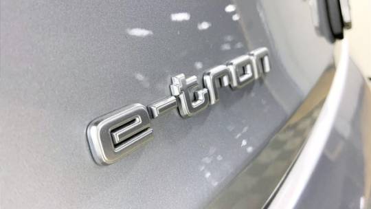 2019 Audi e-tron WA1LAAGE9KB023196
