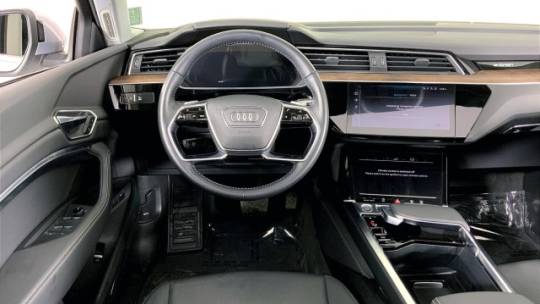 2019 Audi e-tron WA1LAAGE9KB023196