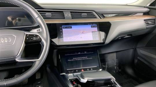 2019 Audi e-tron WA1LAAGE8KB023917