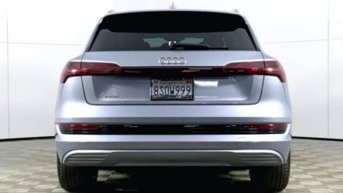 2019 Audi e-tron WA1LAAGE9KB023196