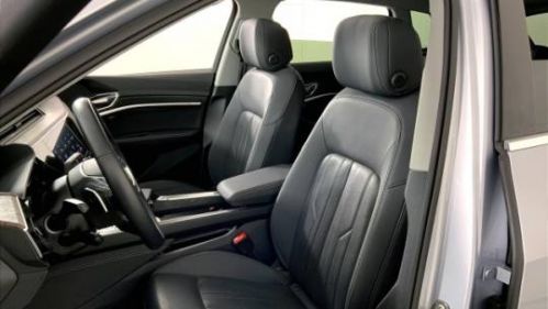 2019 Audi e-tron WA1LAAGE9KB023196
