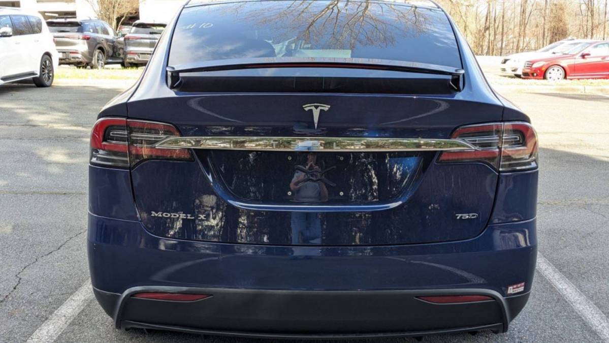 2017 Tesla Model X 5YJXCBE22HF040525