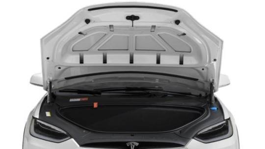2018 Tesla Model X 5YJXCDE29JF111785