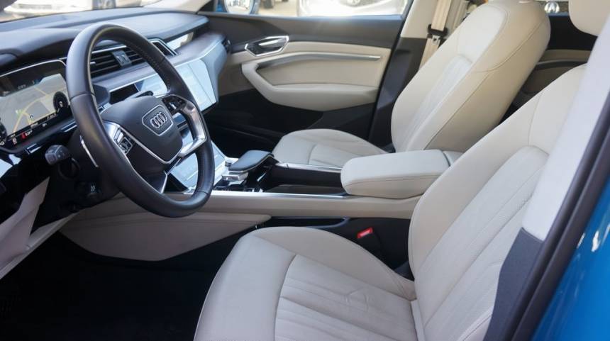 2019 Audi e-tron WA1LAAGE6KB009837