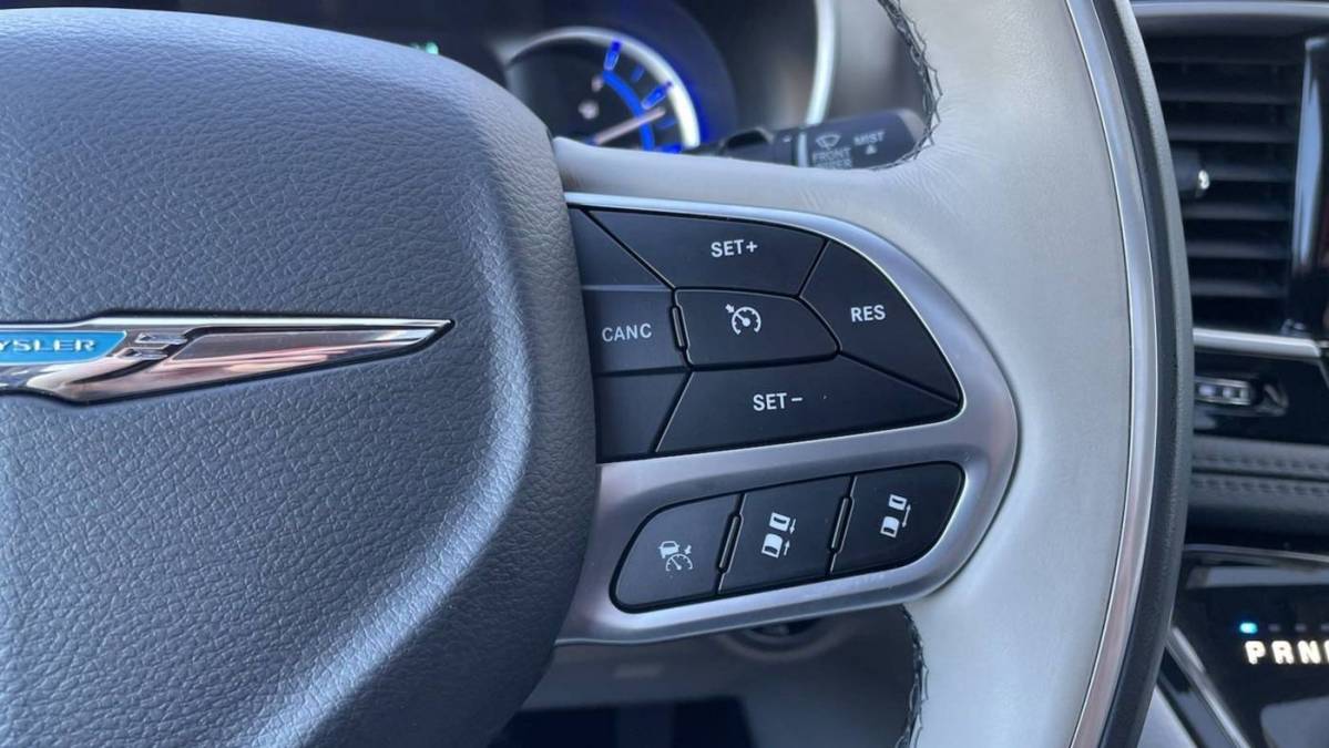 2018 Chrysler Pacifica Hybrid 2C4RC1N72JR183435