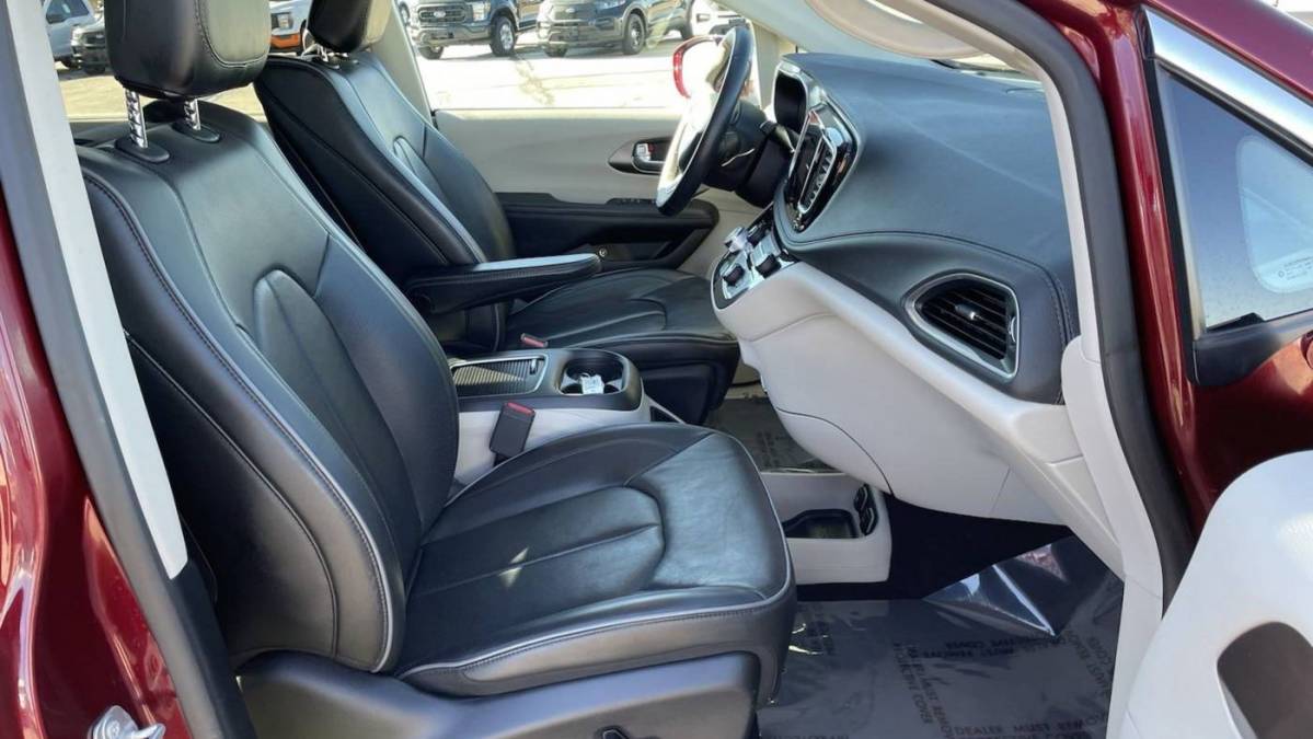 2018 Chrysler Pacifica Hybrid 2C4RC1N72JR183435