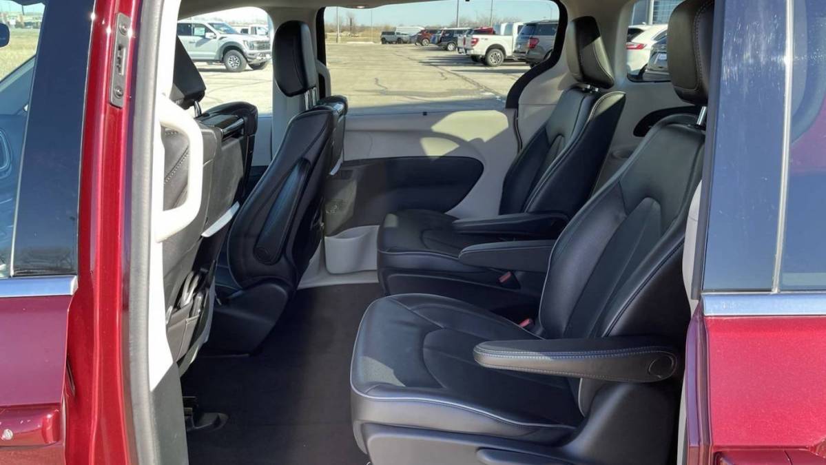 2018 Chrysler Pacifica Hybrid 2C4RC1N72JR183435