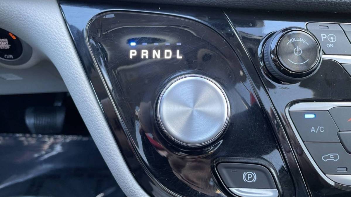 2018 Chrysler Pacifica Hybrid 2C4RC1N72JR183435