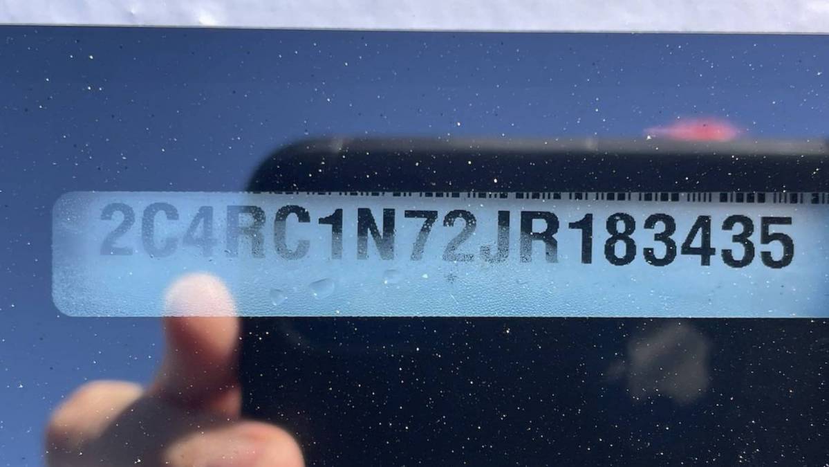 2018 Chrysler Pacifica Hybrid 2C4RC1N72JR183435
