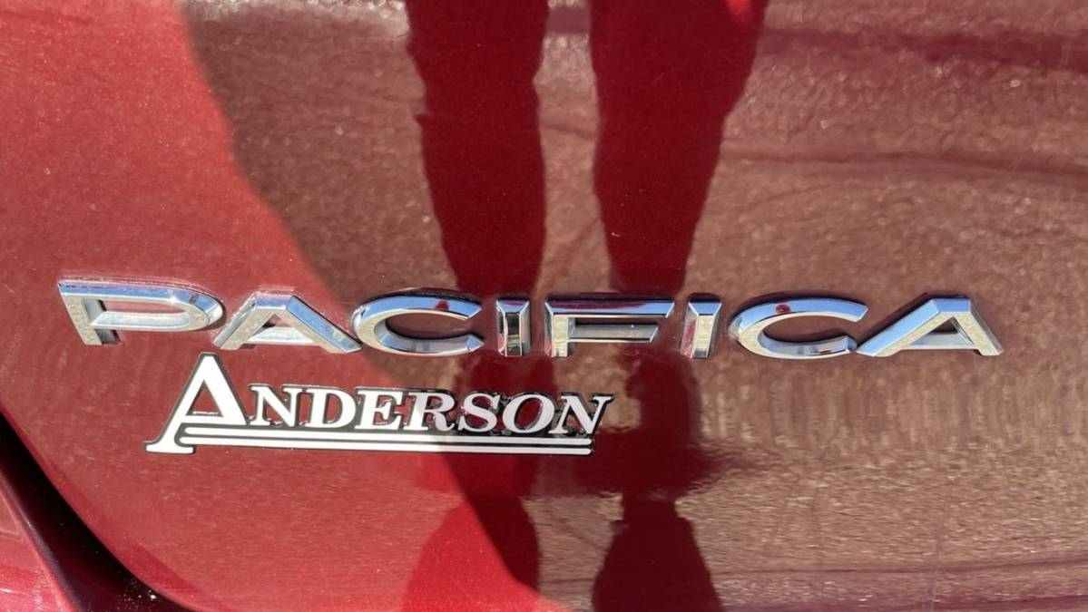 2018 Chrysler Pacifica Hybrid 2C4RC1N72JR183435