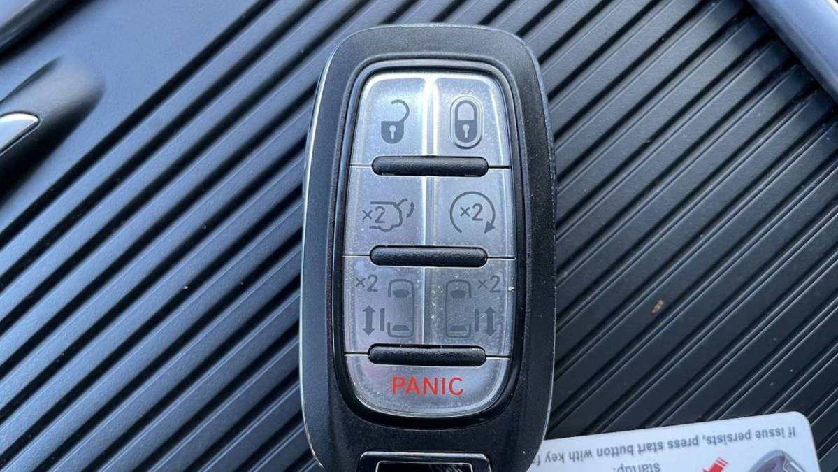 2018 Chrysler Pacifica Hybrid 2C4RC1N72JR183435