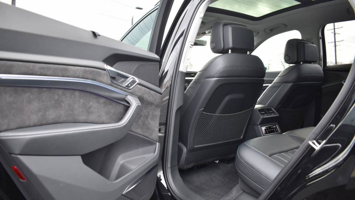 2019 Audi e-tron WA1VAAGEXKB010613