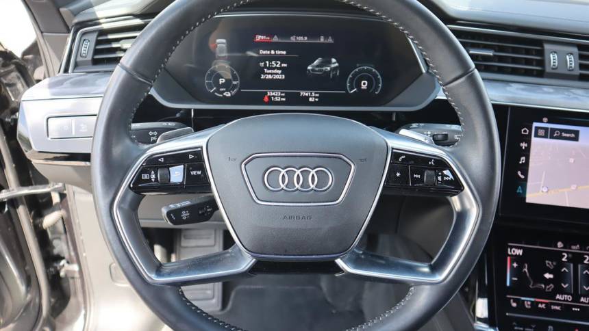 2019 Audi e-tron WA1VAAGE8KB005877