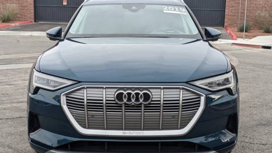 2019 Audi e-tron WA1LAAGE4KB021744