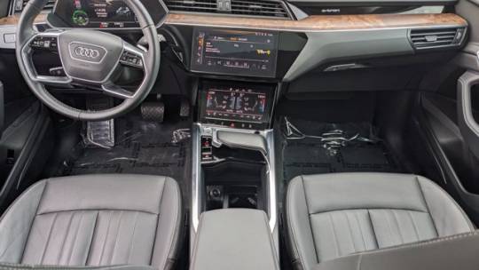 2019 Audi e-tron WA1LAAGE4KB021744