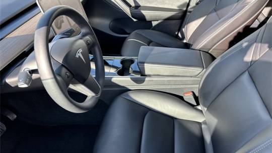 2020 Tesla Model Y 5YJYGDEE4LF001717