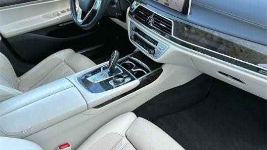 2017 BMW 7 Series WBA7J2C36HG497780