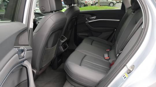 2019 Audi e-tron WA1LABGE4KB024939