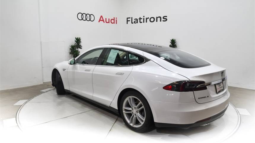 2013 Tesla Model S 5YJSA1DG6DFP16234