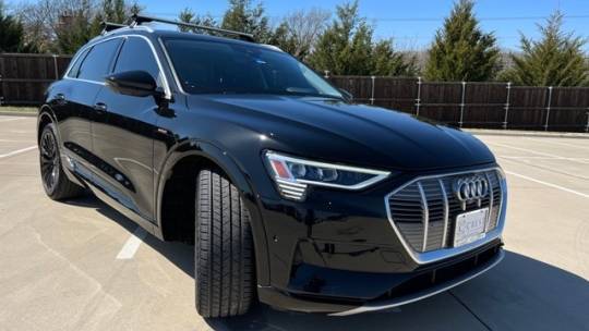 2019 Audi e-tron WA1VAAGE7KB023576