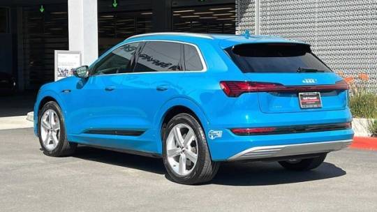 2019 Audi e-tron WA1VAAGE7KB010147