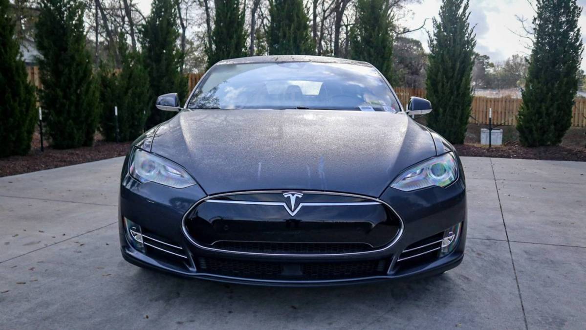 2015 Tesla Model S 5YJSA1E28FF111041