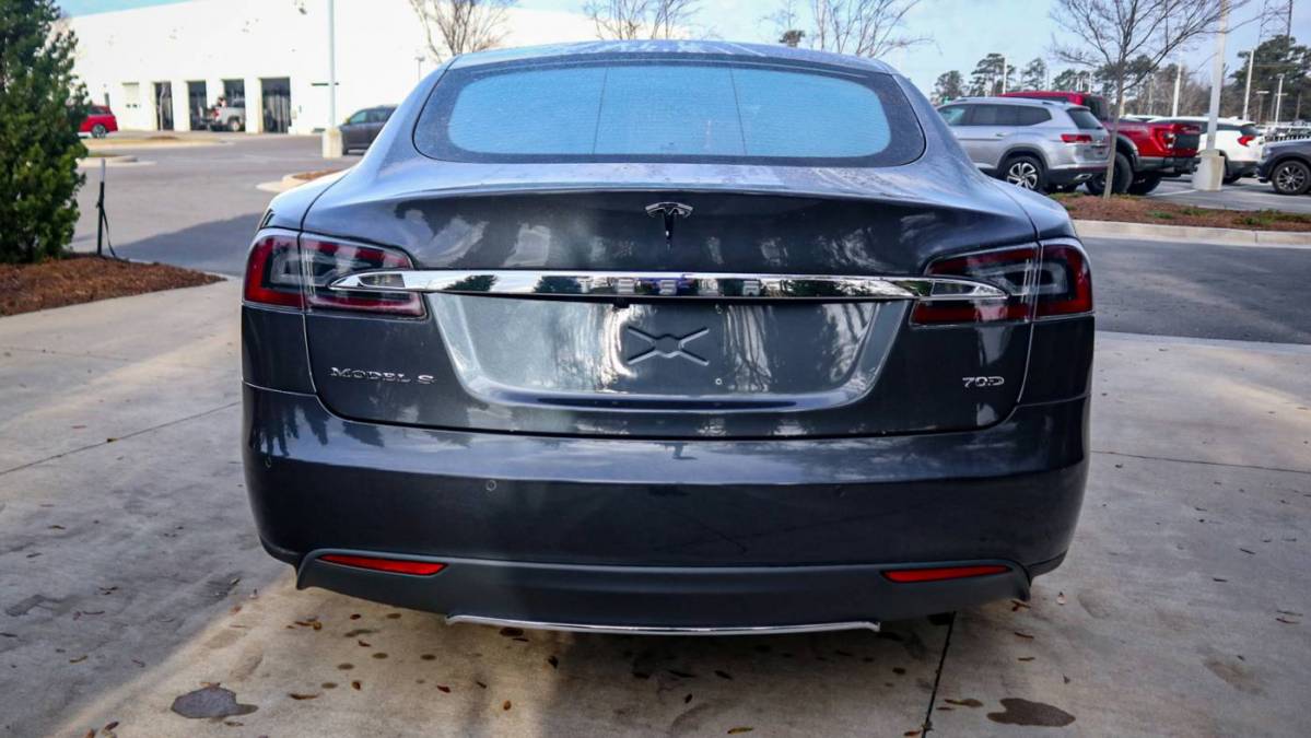 2015 Tesla Model S 5YJSA1E28FF111041