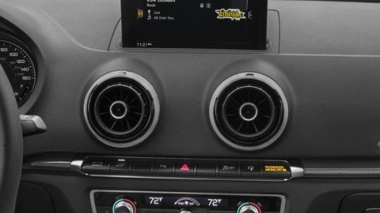 2017 Audi A3 Sportback e-tron WAUTPBFF2HA103620