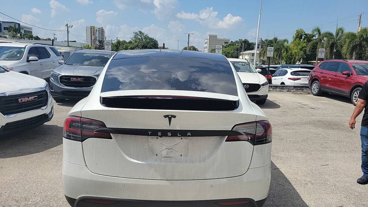 2017 Tesla Model X 5YJXCDE42HF056723