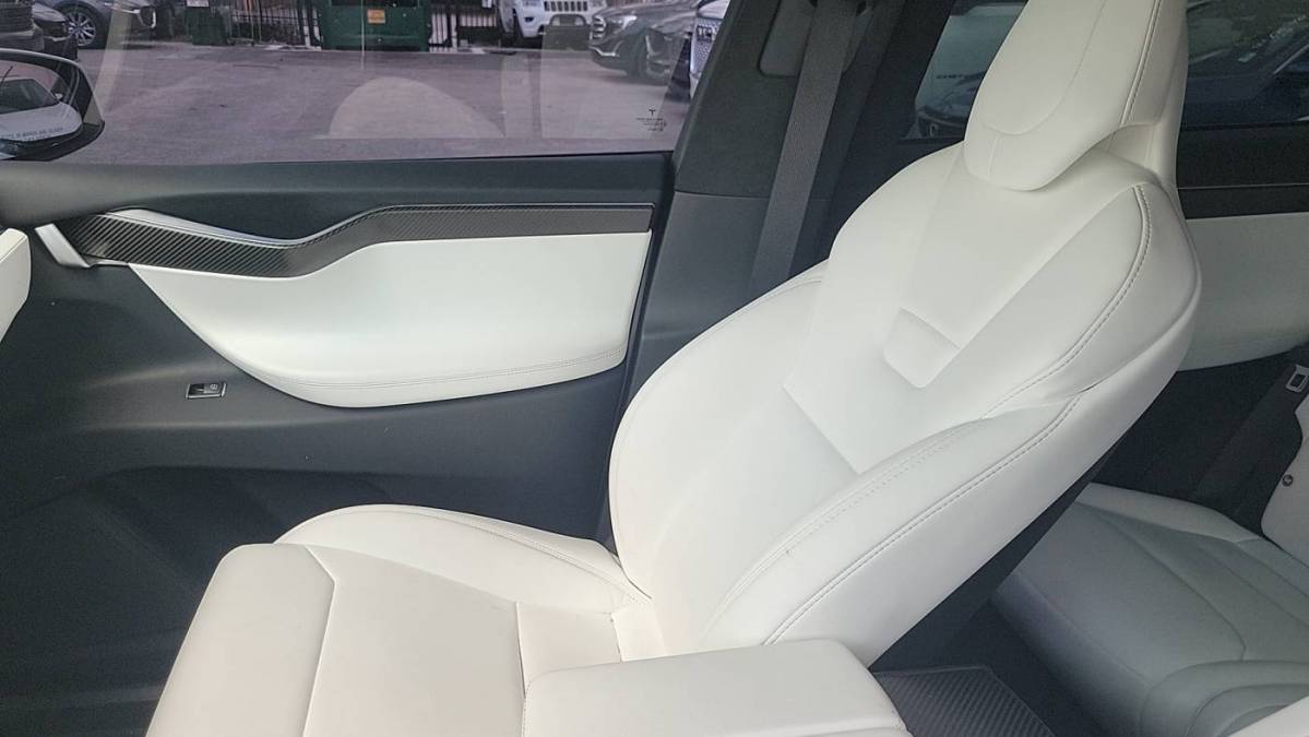2017 Tesla Model X 5YJXCDE42HF056723