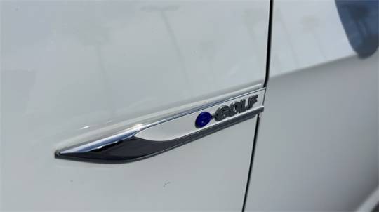 2019 Volkswagen e-Golf WVWKR7AU9KW903224