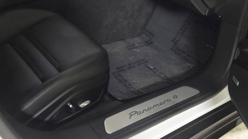 2019 Porsche Panamera WP0AE2A75KL123646