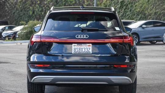 2019 Audi e-tron WA1LAAGE0KB023068