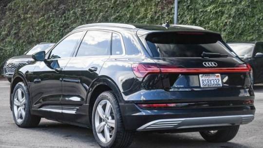 2019 Audi e-tron WA1LAAGE0KB023068