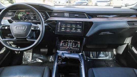 2019 Audi e-tron WA1LAAGE0KB023068