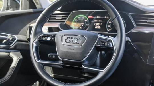 2019 Audi e-tron WA1LAAGE0KB023068