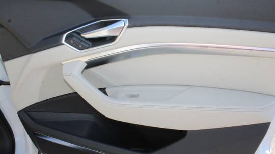 2021 Audi e-tron WA1LAAGE3MB016280
