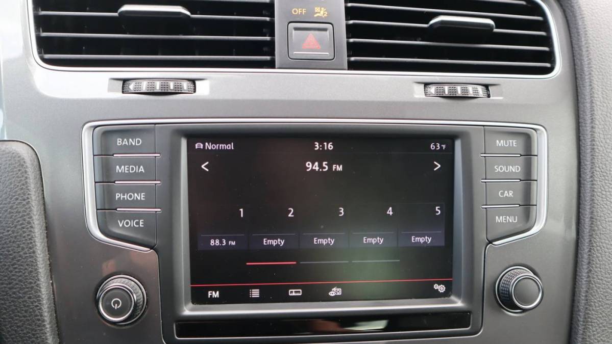 2016 Volkswagen e-Golf WVWKP7AU0GW912973