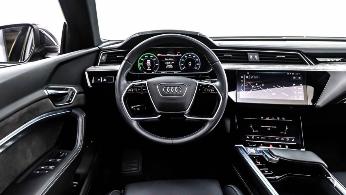 2019 Audi e-tron WA1VAAGE4KB007657