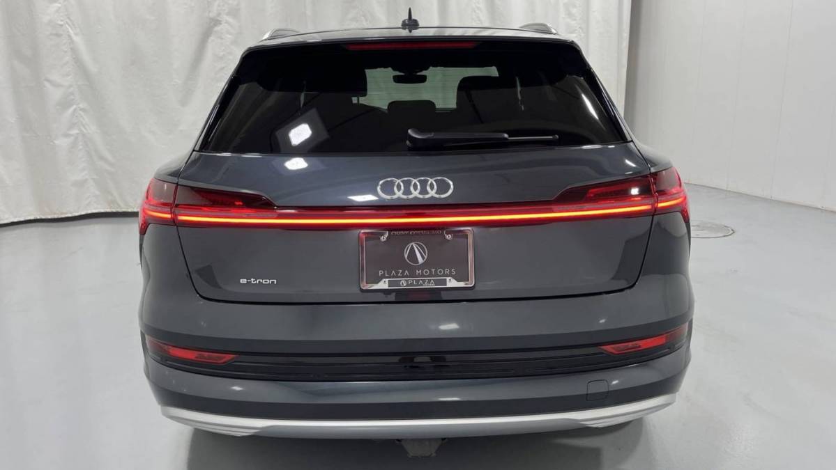 2019 Audi e-tron WA1VABGE6KB021615