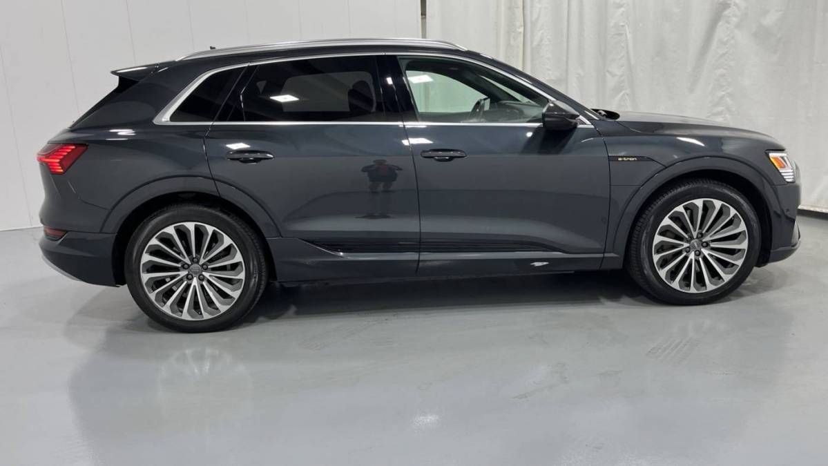 2019 Audi e-tron WA1VABGE6KB021615