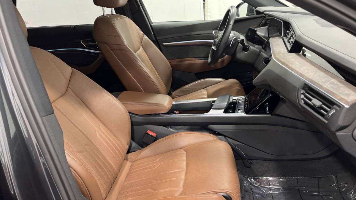 2019 Audi e-tron WA1VABGE6KB021615