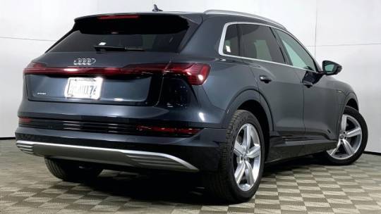 2019 Audi e-tron WA1LAAGE5KB024068