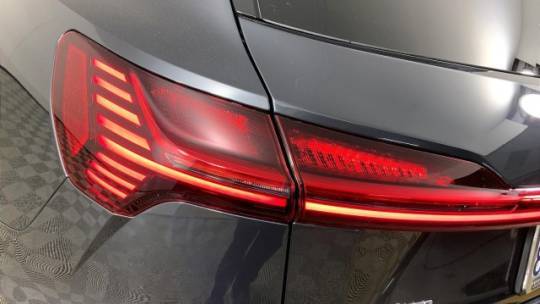 2019 Audi e-tron WA1LAAGE5KB024068