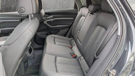 2021 Audi e-tron WA1LAAGE0MB030184
