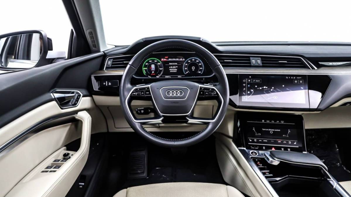 2021 Audi e-tron WA12AAGEXMB001027