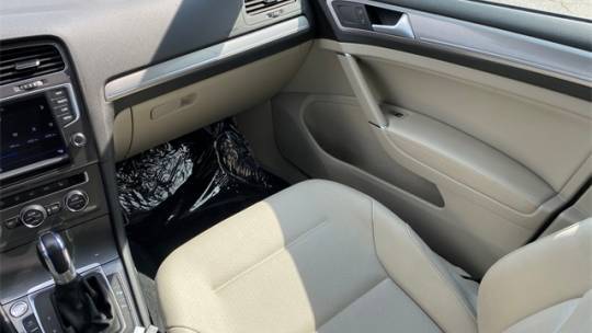2016 Volkswagen e-Golf WVWPP7AUXGW917037