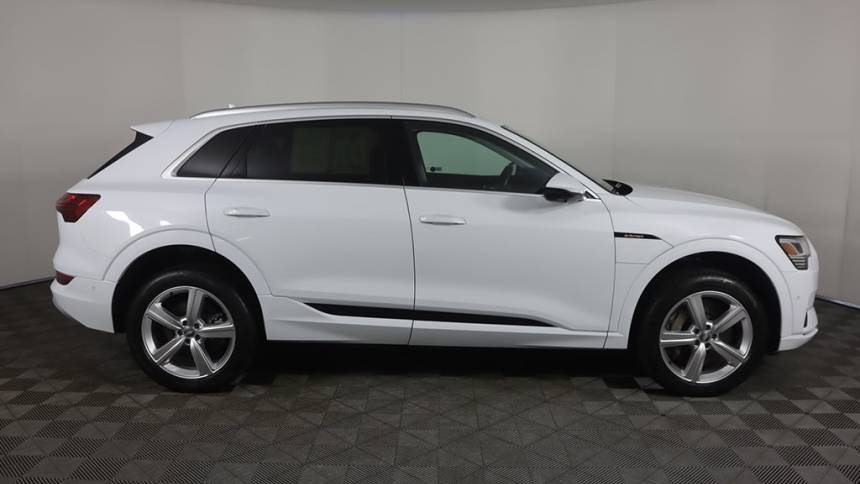 2019 Audi e-tron WA1LAAGEXKB023319