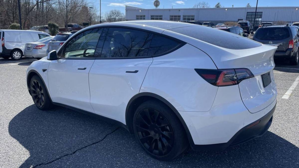 2021 Tesla Model Y 5YJYGDEE7MF076963