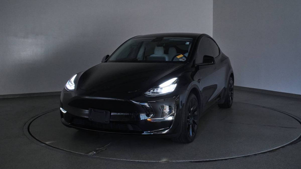 2021 Tesla Model Y 5YJYGDEE4MF302537